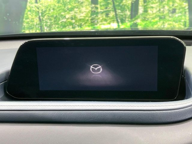 �y8.8�C���`�}�c�_�R�l�N�g�z�ԓ��̕��͋C�Ƀ}�b�`������^�̃f�B�X�v���C�B�X�}�z�ڑ��ł̃i�r�g�p��Bluetooth�Đ����A�l�X�ȋ@�\���y���߂܂��B�����I�ȃ_�C�������삪�\�ŁA�g��������ǍD�ł��B