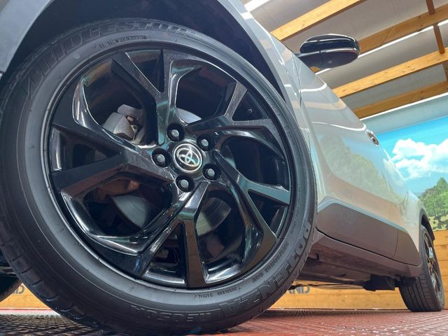 �y�O���[�h��p����18�C���`�A���~�z�C�[���z�f�U�C�����̍��������A���~�z�C�[���𑕒����Ă���܂��B�e��ЊO�A���~�z�C�[����A�X�^�b�h���X�^�C�����戵�����Ă���܂��B���񂲑��k����������