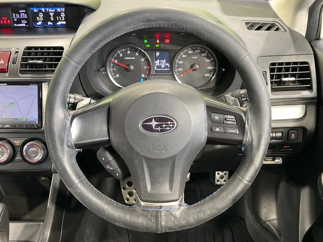 �y�����v�����X�e�A�����O�z�㎿�Ȋv���g�p���邱�ƂŁA��ɂ����������݂ƂĂ��^�]���₷���n���h���ł���