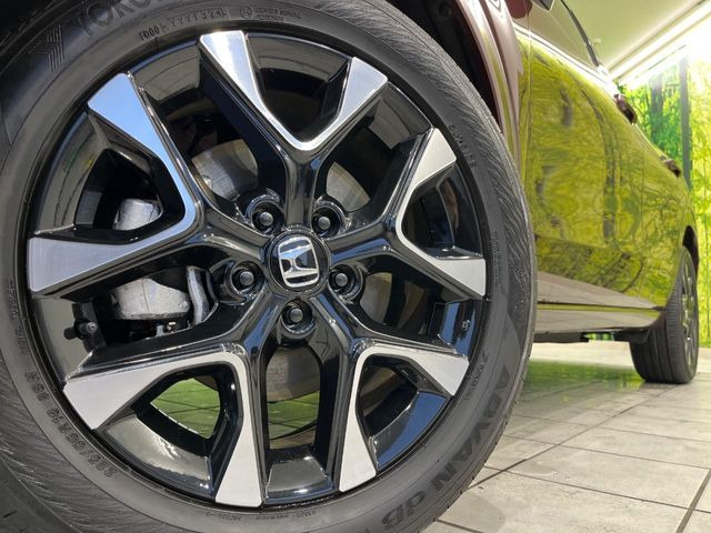 �y����18�C���`�A���~�z�C�[���z�O�ςɃ}�b�`���������A���~�z�C�[���𑕒����Ă���܂��B�e��ЊO�A���~�z�C�[����A�X�^�b�h���X�^�C�����戵�����Ă���܂��B���񂲑��k����������