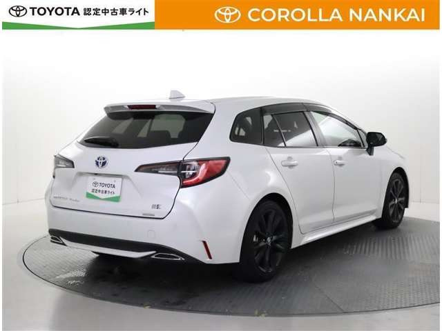 カローラツーリング1.8 ハイブリッド W×B