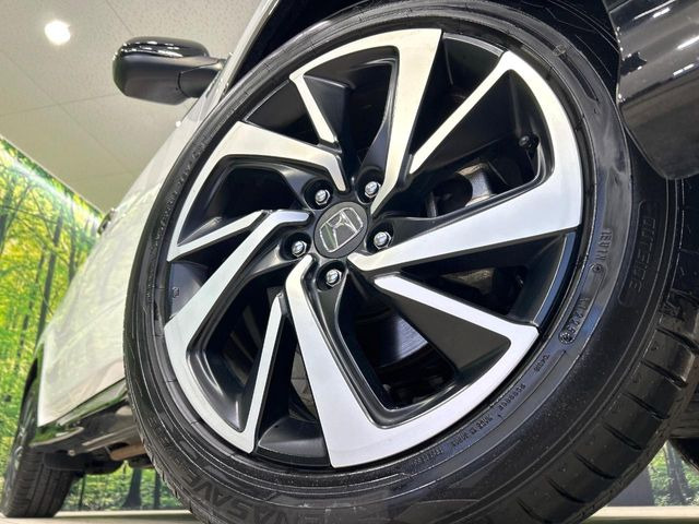 �y����18�C���`�A���~�z�C�[���z�O�ςɃ}�b�`���������A���~�z�C�[���𑕒����Ă���܂��B�e��ЊO�A���~�z�C�[����A�X�^�b�h���X�^�C�����戵�����Ă���܂��B���񂲑��k����������