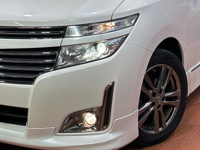 �yLED�w�b�h���C�g�z���V����ԑ��s�����ǍD�Ȏ��E���m�ۂ����S���ĉ^�]�ł��鍂�P�xLED�w�b�h���C�g�𑕔�!�_�����x�������A����d�͂��}�����Ă��܂��B