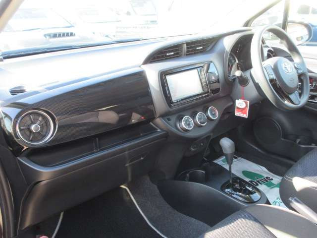 ヴィッツ1.3 F セーフティ エディションII 4WD