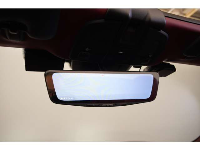 3.0L �����Ό�6�C��DOHC�c�C���^�[�{�A420ps/51.0kgm�A�S��&times;�S��&times;�S��mm 4505&times;1880&times;1295mm�A�ԗ��d�� 1600kg(�Ԍ��؋L�ڒl)