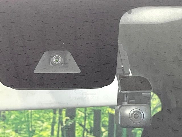 �y�O�He-Assist�z���s���ɑO���̎ԗ�����F�����A�Փ˂������Ȏ��͌x��ƃu���[�L�ŏՓˉ���Ɣ�Q�y�����A�V�X�g�B�����S�Ƀh���C�u�����y���݂��������܂��B