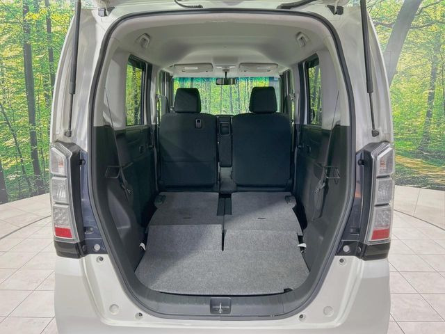 ���i�̂���������ʋ΁A���}���ɏ\���ȉ׎��X�y�[�X���m�ۂ��Ă���܂��B�Z�J���h�V�[�g��|���ƁA�傫�ȉו��̐ύڂ��\�ł���