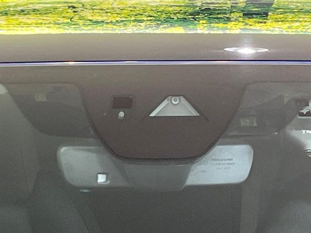 �y�X�}�[�g�u���[�L�T�|�[�g�z���s���ɑO���̎ԗ�����F�����A�Փ˂������Ȏ��͌x��ƃu���[�L�ŏՓˉ���Ɣ�Q�y�����A�V�X�g�B�����S�Ƀh���C�u�����y���݂��������܂��B