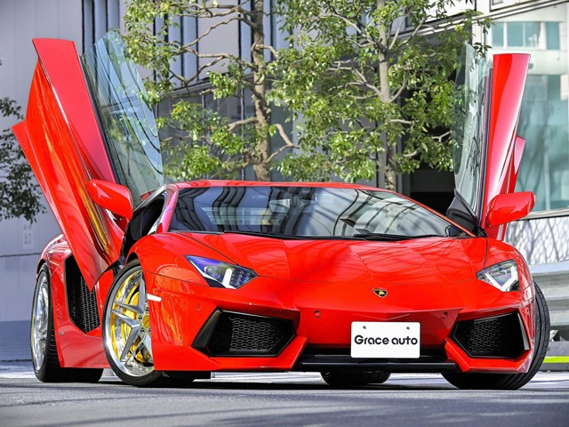 アヴェンタドールLP700-4 4WD