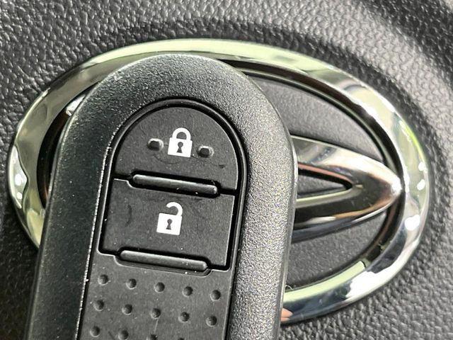 �y�L�[�t���[�V�X�e���z�J�o����|�P�b�g�ɓ��ꂽ�܂܂ł��h�A�̎{���E�������\�ȃX�}�[�g�L�[�𑕔��B�G���W���̃I���E�I�t�����J�M�����o���K�v����������Ƃ��Ă��֗��ł���