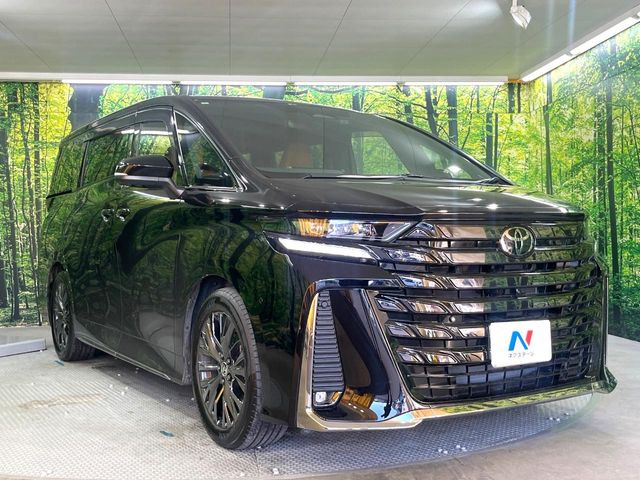 高透明度のガラス皮膜で撥水はもちろん、上質なツヤ・光沢を実現。紫外線や酸性雨から大切な愛車を保護し、色あせ・劣化を防止。「弾スプラッシュコート」、「弾プリミッサコート」からお選びいただけます。