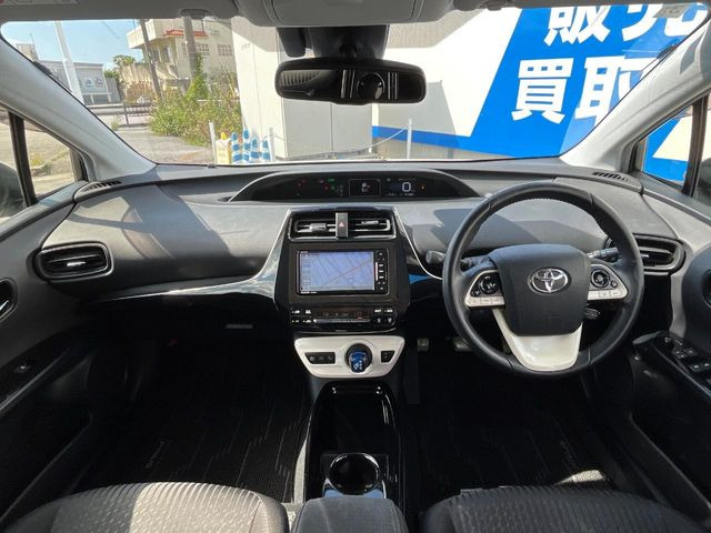 プリウス1.8 S セーフティ プラス