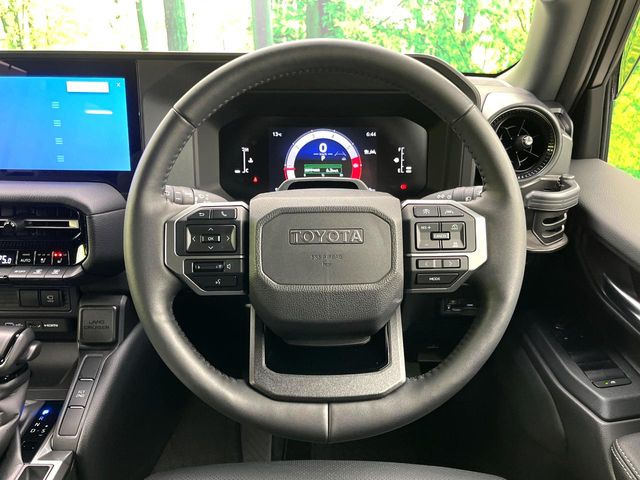 �y�����v�����X�e�A�����O�z�㎿�Ȋv���g�p���邱�ƂŁA��ɂ����������݂ƂĂ��^�]���₷���n���h���ł���