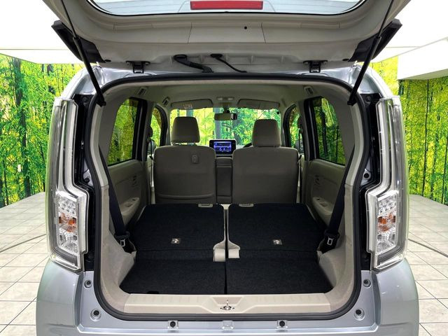 ���i�̂���������ʋ΁A���}���ɏ\���ȉ׎��X�y�[�X���m�ۂ��Ă���܂��B�Z�J���h�V�[�g��|���ƁA�傫�ȉו��̐ύڂ��\�ł���