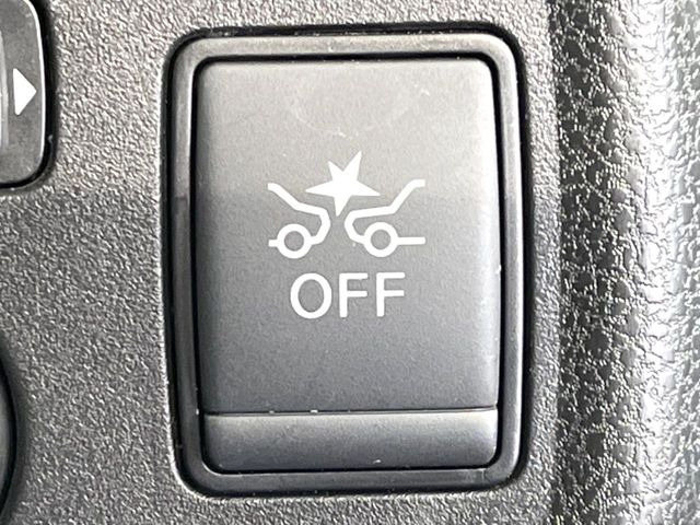 �y�G�}�[�W�F���V�[�u���[�L�z���s���ɑO���̎ԗ�����F�����A�Փ˂������Ȏ��͌x��ƃu���[�L�ŏՓˉ���Ɣ�Q�y�����A�V�X�g�B�����S�Ƀh���C�u�����y���݂��������܂��B