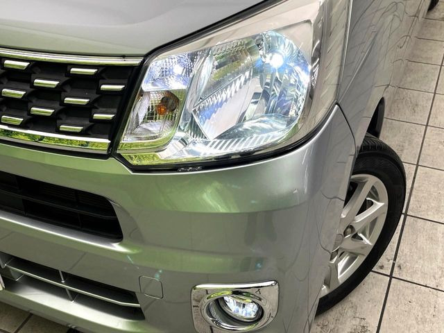 �yLED�w�b�h���C�g�z���V����ԑ��s�����ǍD�Ȏ��E���m�ۂ����S���ĉ^�]�ł��鍂�P�xLED�w�b�h���C�g�𑕔�!�_�����x�������A����d�͂��}�����Ă��܂��B