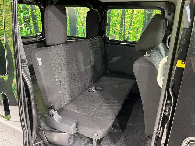 ���i���ȃI���W�i���t���A�}�b�g���I�v�V�����ɂĂ��p�ӂ��Ă���܂��B���D���ȃf�U�C����J���[�����Ԃɍ��킹�đI��ł����������Ƃ��ł��܂���