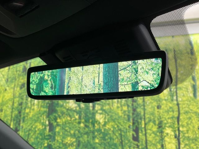 【デジタルインナーミラー】後席の大きな荷物や同乗者で後方が確認しづらい時でも安心!カメラが撮影した車両後方の映像をルームミラー内に表示。クリアな視界で状況の確認が可能です!