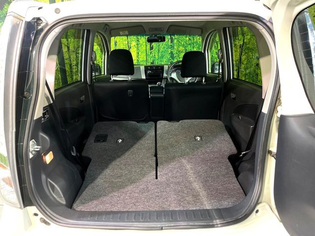 ���i�̂���������ʋ΁A���}���ɏ\���ȉ׎��X�y�[�X���m�ۂ��Ă���܂��B�Z�J���h�V�[�g��|���ƁA�傫�ȉו��̐ύڂ��\�ł���