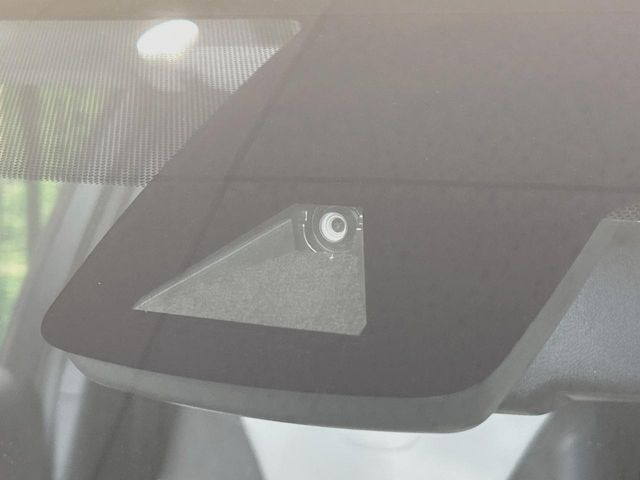 �y�g���^�Z�[�t�e�B�Z���X�z���s���ɑO���̎ԗ�����F�����A�Փ˂������Ȏ��͌x��ƃu���[�L�ŏՓˉ���Ɣ�Q�y�����A�V�X�g�B�����S�Ƀh���C�u�����y���݂��������܂��B