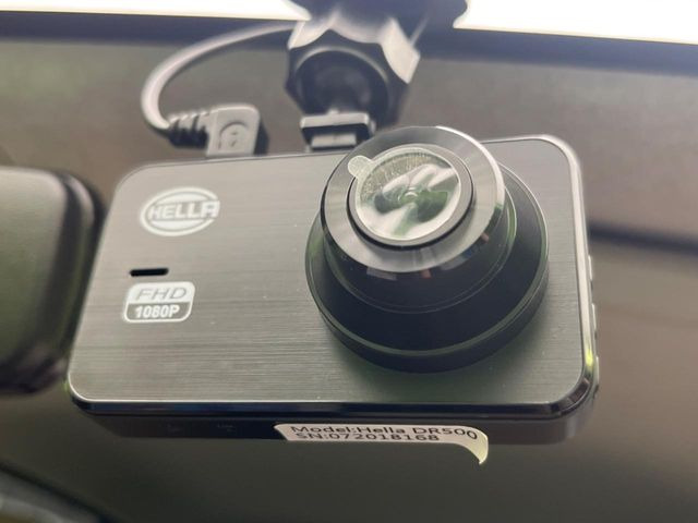 �y�h���C�u���R�[�_�[�z�h���C�u���R�[�_�[����!���s���͂������A������^�]�⎖�̂ɑ��������ہA�f���ŋL�^���A����̃��X�N�ɔ����܂��B���L�^�pSD�J�[�h�͂��q�l�����g�ł��������������K�v������܂��B