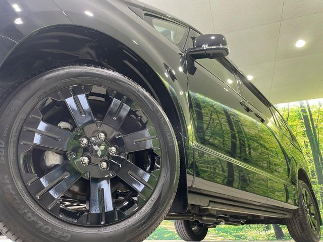 【純正18インチアルミホイール】外観にマッチした純正アルミホイールを装着しております。各種社外アルミホイールや、スタッドレスタイヤも取扱いしております。是非ご相談ください♪