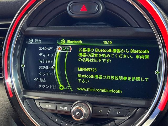 ��Bluetooth:���莝���̃X�}�[�g�t�H���ȂǂƐڑ����A�n���Y�t���[�ʘb��Տꊴ����~���[�W�b�N�Đ������y���݂��������܂��B�����ڑ��ł��̂Ŕς킵��������܂����