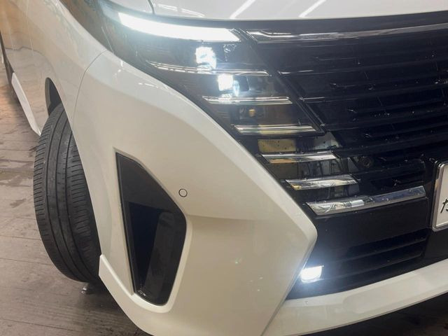 �yLED�w�b�h���C�g�z���V����ԑ��s�����ǍD�Ȏ��E���m�ۂ����S���ĉ^�]�ł��鍂�P�xLED�w�b�h���C�g�𑕔�!�_�����x�������A����d�͂��}�����Ă��܂��B