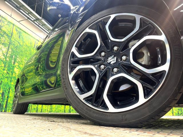 �y����17�C���`�A���~�z�C�[���z�O�ςɃ}�b�`���������A���~�z�C�[���𑕒����Ă���܂��B�e��ЊO�A���~�z�C�[����A�X�^�b�h���X�^�C�����戵�����Ă���܂��B���񂲑��k����������