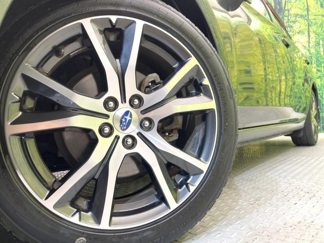 �y����17�C���`�A���~�z�C�[���z�O�ςɃ}�b�`���������A���~�z�C�[���𑕒����Ă���܂��B�e��ЊO�A���~�z�C�[����A�X�^�b�h���X�^�C�����戵�����Ă���܂��B���񂲑��k����������