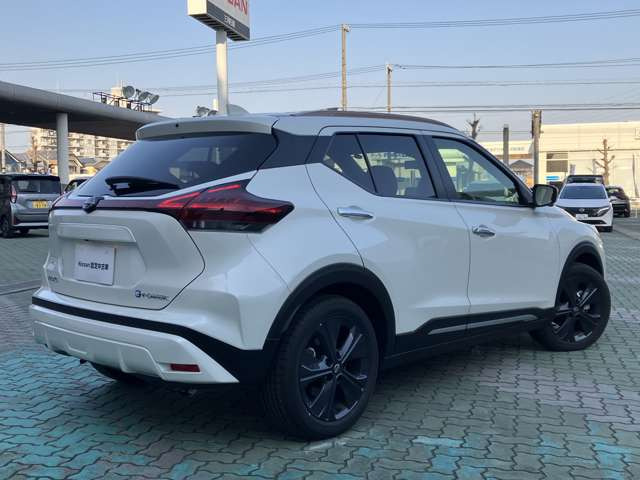 キックス1.2 X 90周年記念車 (e-POWER)