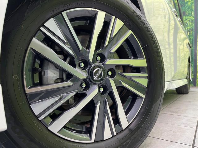 �y����16�C���`�A���~�z�C�[���z�O�ςɃ}�b�`���������A���~�z�C�[���𑕒����Ă���܂��B�e��ЊO�A���~�z�C�[����A�X�^�b�h���X�^�C�����戵�����Ă���܂��B���񂲑��k����������