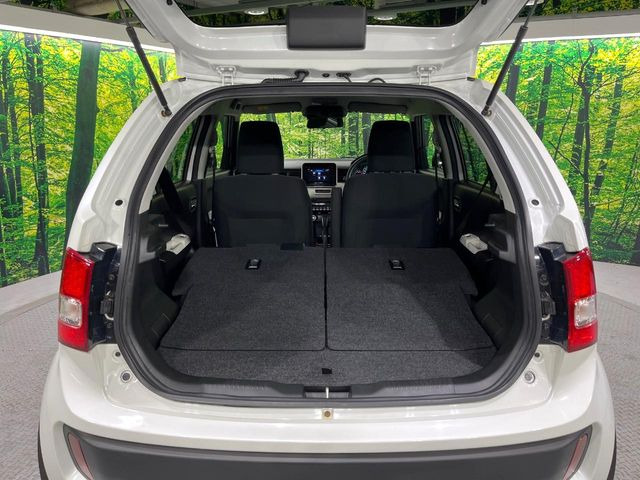 ���i�̂���������ʋ΁A���}���ɏ\���ȉ׎��X�y�[�X���m�ۂ��Ă���܂��B�Z�J���h�V�[�g��|���ƁA�傫�ȉו��̐ύڂ��\�ł���