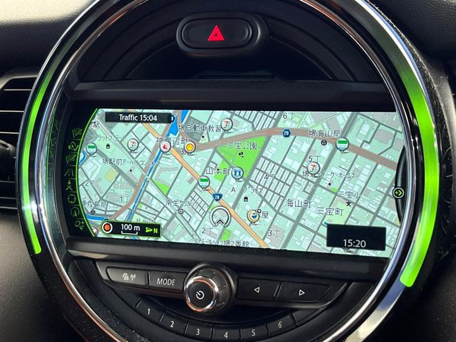 �������i�r:��̊��̂���i�r�́A����������ԓ������o���Ă���܂��B�I�[�f�B�I�@�\���[�����Ă���܂��̂ŁA�^�]�����y���߂܂���