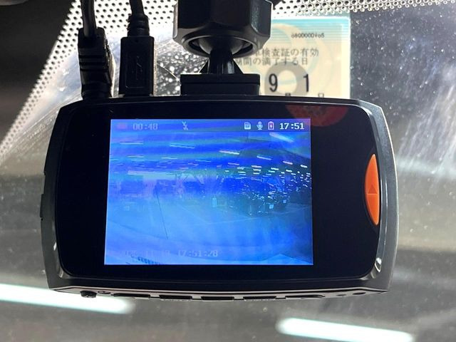 �y�h���C�u���R�[�_�[�z�h���C�u���R�[�_�[����!���s���͂������A������^�]�⎖�̂ɑ��������ہA�f���ŋL�^���A����̃��X�N�ɔ����܂��B���L�^�pSD�J�[�h�͂��q�l�����g�ł��������������K�v������܂��B