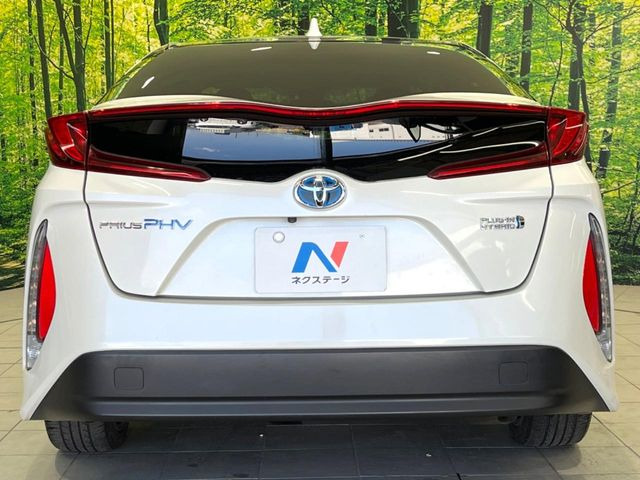 安心の最長10年・走行無制限保証(有償)をご用意。保証内容も充実はもちろん、無料点検&オイル交換や、年中無休の全国・24時間ロードサービスも付帯されておりますのでご安心下さい。