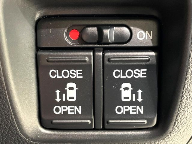 �y�����p���[�X���C�h�h�A�z�X�}�[�g�L�[��^�]�Ȃ̃X�C�b�`�Ō�ȗ����X���C�h�h�A�̊J���\���d��������͂����ăh�A���J����K�v�������A�����Ȃ��q�l�ł��ȒP�ɊJ���߂ł����K�ł���