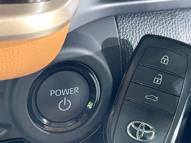 �y�X�}�[�g�L�[�z�J�o����|�P�b�g�ɓ��ꂽ�܂܂ł��h�A�̎{���E�������\�ȃX�}�[�g�L�[�𑕔��B�G���W���̃I���E�I�t�����J�M�����o���K�v����������Ƃ��Ă��֗��ł���