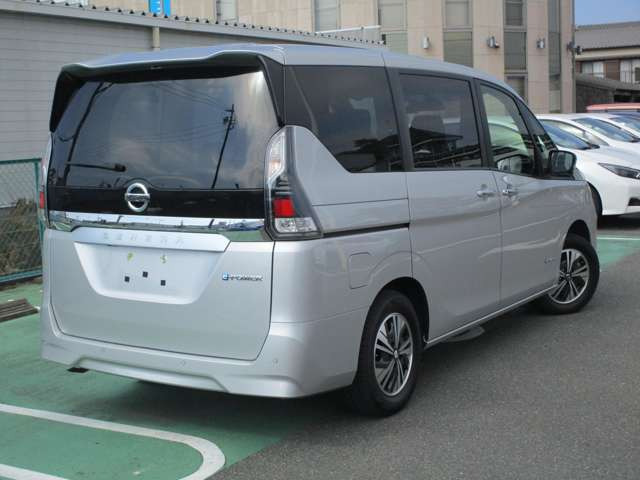 セレナ1.2 e-POWER XV