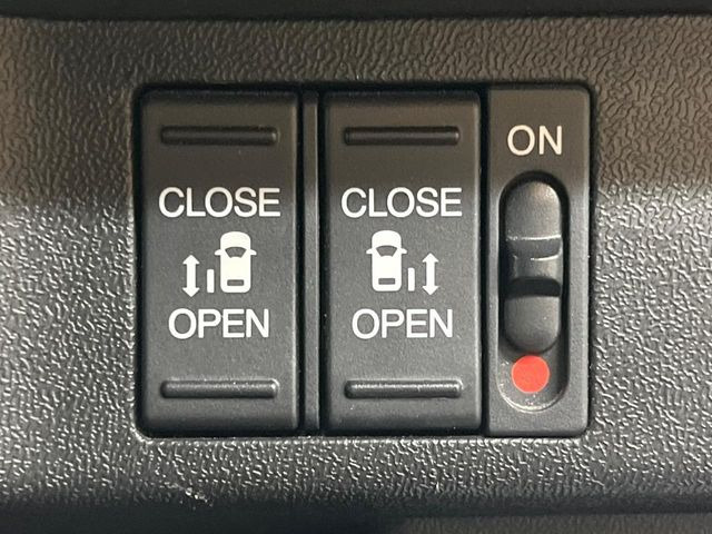 �y�����p���[�X���C�h�h�A�z�X�}�[�g�L�[��^�]�Ȃ̃X�C�b�`�Ō�ȗ����X���C�h�h�A�̊J���\���d��������͂����ăh�A���J����K�v�������A�����Ȃ��q�l�ł��ȒP�ɊJ���߂ł����K�ł���