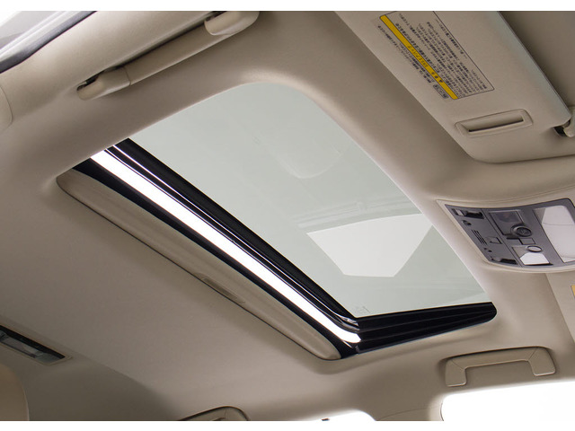 �l�C�����̃T�����[�t���t���Ă��܂�!�㉺�`���g�ɑO��X���C�h�@�\���t���Ă��܂��̂ŁA�l�X�ȃh���C�u�V�[���Ŋ��􂵂Ă���܂�!!�J��������ԓ���Ԃ͋C�����������ł���!����̊����Ă݂ĉ�����!