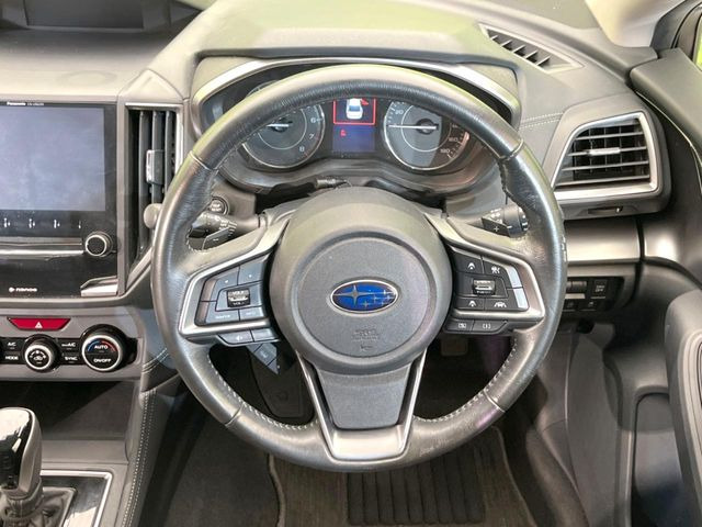 �y�����v�����X�e�A�����O�z�㎿�Ȋv���g�p���邱�ƂŁA��ɂ����������݂ƂĂ��^�]���₷���n���h���ł���