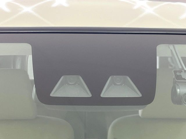 �y�X�}�[�g�A�V�X�g�z���s���ɑO���̎ԗ�����F�����A�Փ˂������Ȏ��͌x��ƃu���[�L�ŏՓˉ���Ɣ�Q�y�����A�V�X�g�B�����S�Ƀh���C�u�����y���݂��������܂��B