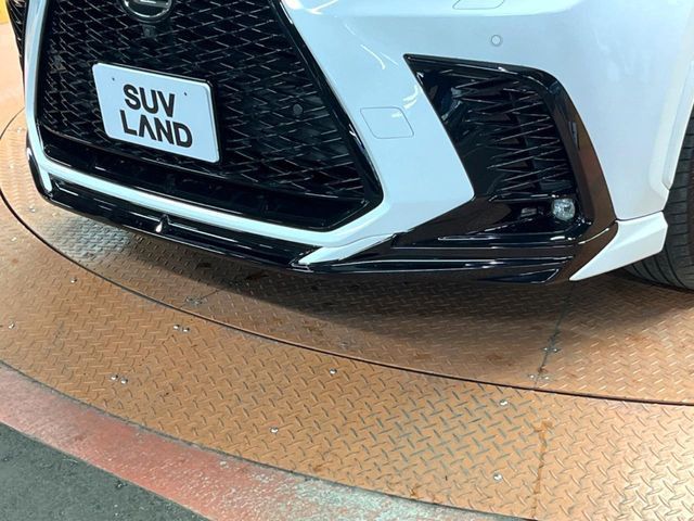 【TRDエアロ】人気のTRDエアロを装備!クルマの外観がよりスタイリッシュになり、街中で存在感あふれる1台に♪将来買い替える時にもリセールに影響しやすく、価値ある人気の装備です!