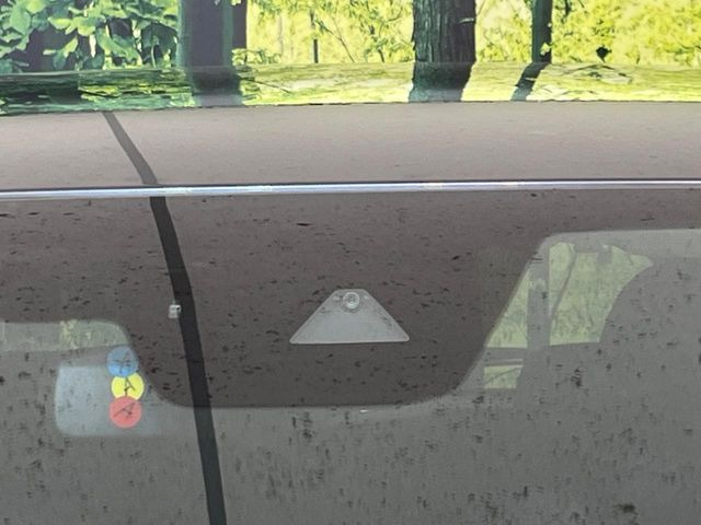 �y�X�}�[�g�u���[�L�T�|�[�g�z���s���ɑO���̎ԗ�����F�����A�Փ˂������Ȏ��͌x��ƃu���[�L�ŏՓˉ���Ɣ�Q�y�����A�V�X�g�B�����S�Ƀh���C�u�����y���݂��������܂��B