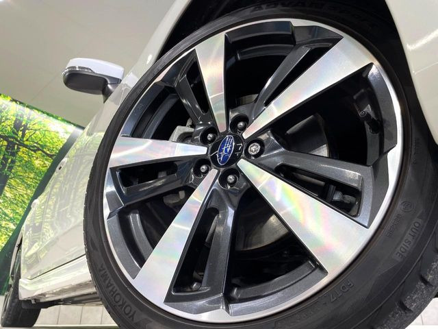 �y����18�C���`�A���~�z�C�[���z�O�ςɃ}�b�`���������A���~�z�C�[���𑕒����Ă���܂��B�e��ЊO�A���~�z�C�[����A�X�^�b�h���X�^�C�����戵�����Ă���܂��B���񂲑��k����������