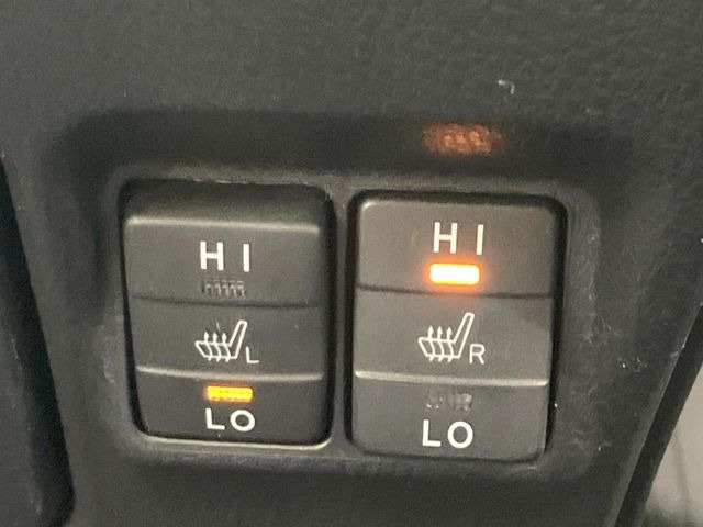 【シートヒーター】寒い日に重宝するシートヒーター!エアコンより早く温まってくれるので寒がりの人も安心ですね♪エアコンの温風は乾燥するから苦手、という方にもをおすすめです。