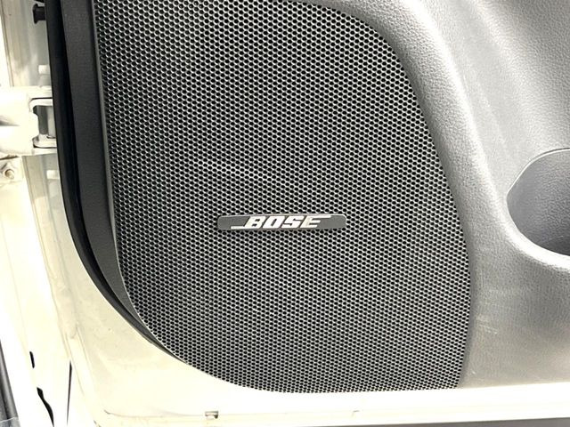 �yBOSE�T�E���h�V�X�e���t�������i�r�z�[���̃i�r�@�\�͂������A���x�ȃ`���[�j���O�\�͂����ڂ���Ă���A�������ȉ��y�����y���݂��������܂���