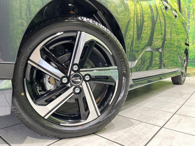 �y����15�C���`�A���~�z�C�[���z�O�ςɃ}�b�`���������A���~�z�C�[���𑕒����Ă���܂��B�e��ЊO�A���~�z�C�[����A�X�^�b�h���X�^�C�����戵�����Ă���܂��B���񂲑��k����������