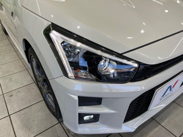 �w�b�h���C�g��e�[�������v&�A���~�z�C�[�����̊e��R�[�e�B���O���I�X�X�����Ă���܂��B�����Y�����̉��΂݂≘���}���A���ꂢ�ȏ�Ԃ������e�i���X���X�ŕۂĂ܂���